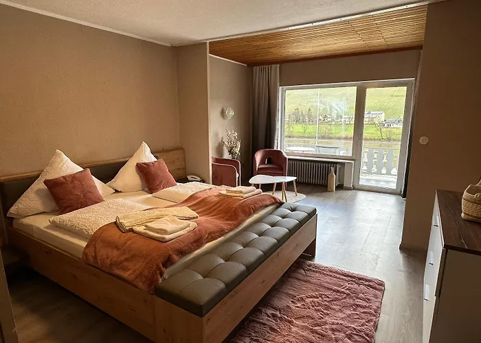 Gonzlay トラーベン・トラールバッハ